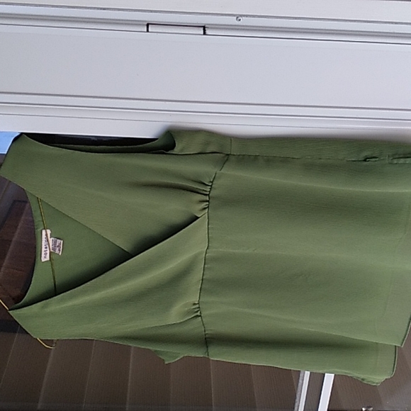 Vintage, Olive shirt, 100% Polyester, by Notations - Picture 2 of 8